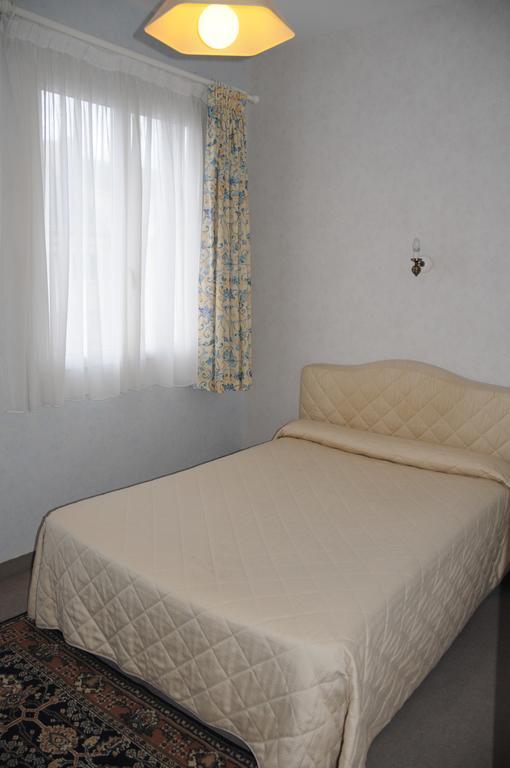 Hotel De Touraine Saint-Nazaire  Phòng bức ảnh