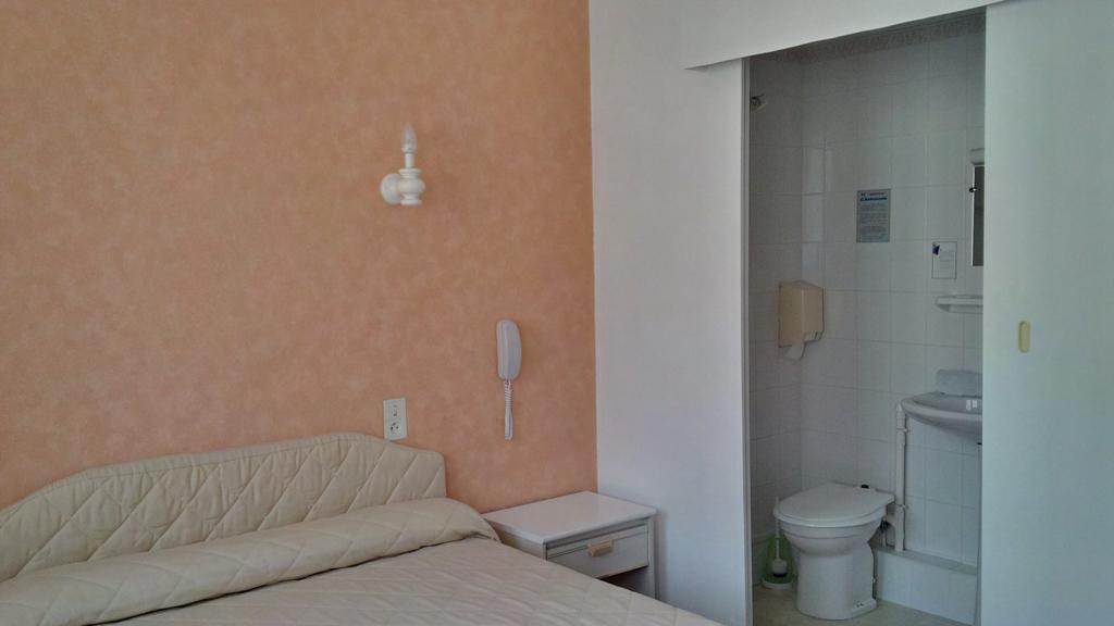 Hotel De Touraine Saint-Nazaire  Phòng bức ảnh